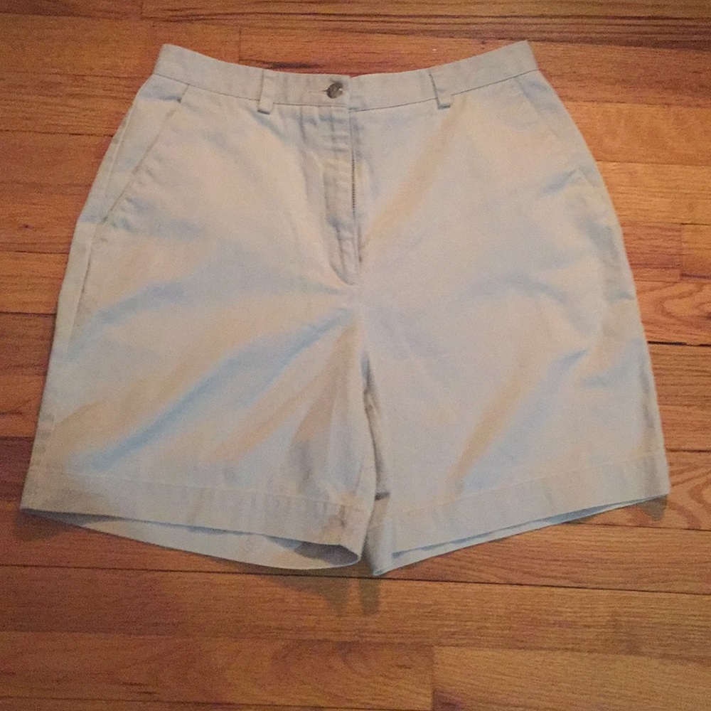 Liz Claiborne khaki shorts. Size 10.